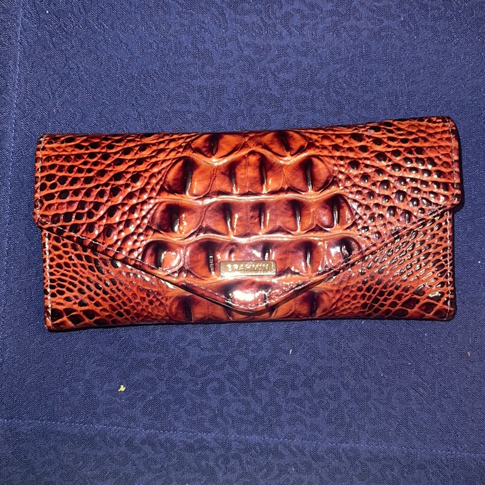 Barely used(!!)Brahmin wallet